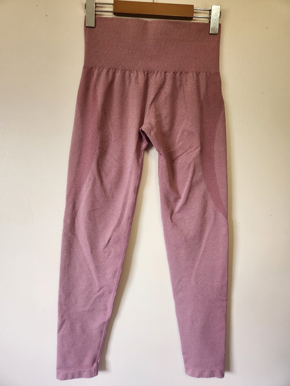 NVGTN Dusty Pink Contour Seamless High Waisted Gym Workout Leggings Size Medium